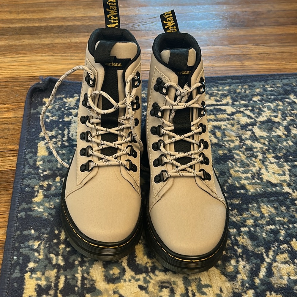 Women’s Dr Martens - Picture 2 of 8